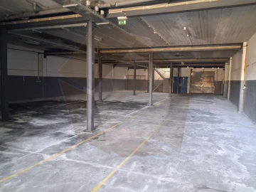 Armazém para Venda em Touguinha e Touguinhó