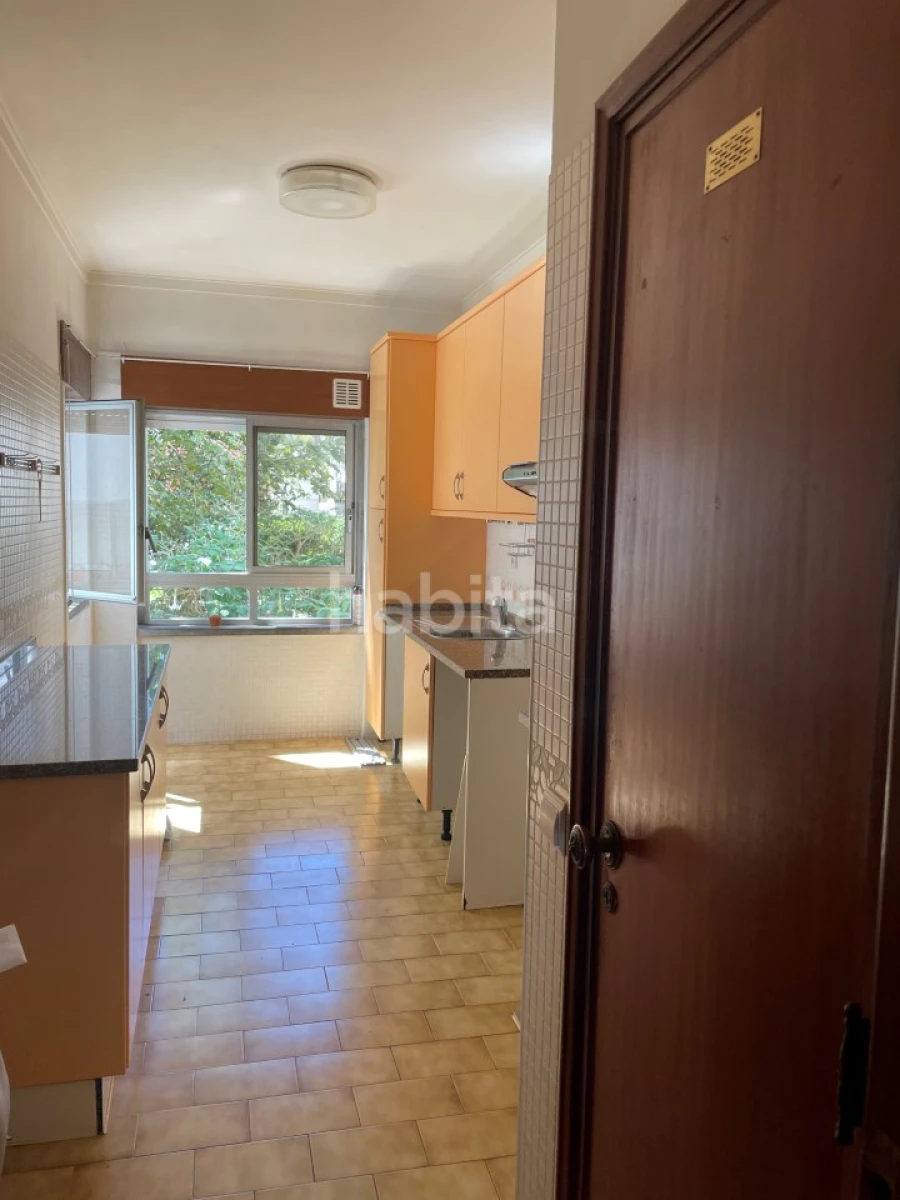 Apartamento T4 para Venda em Carcavelos e Parede Foto 13