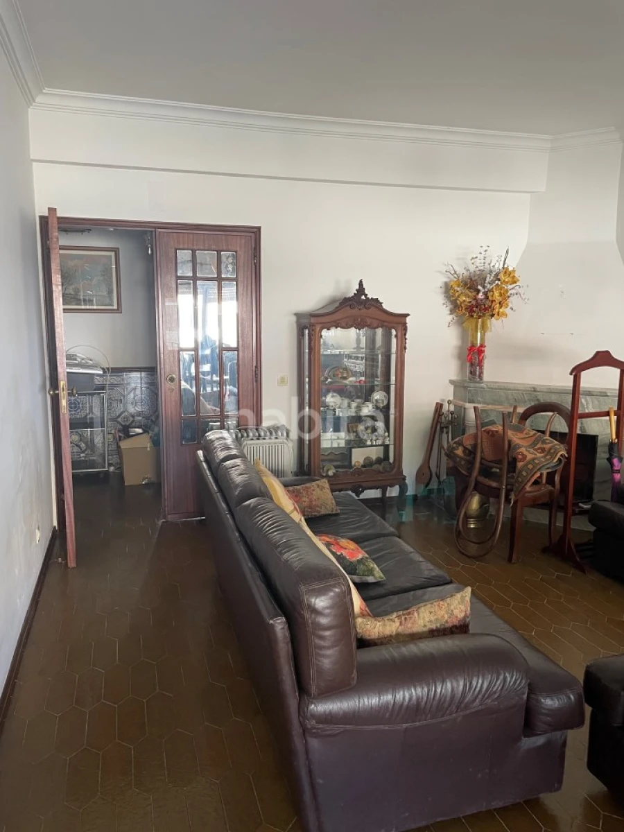 Apartamento T4 para Venda em Carcavelos e Parede Foto 27