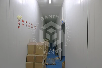 Armazém para Venda em Corroios