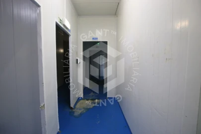 Armazém para Venda em Corroios