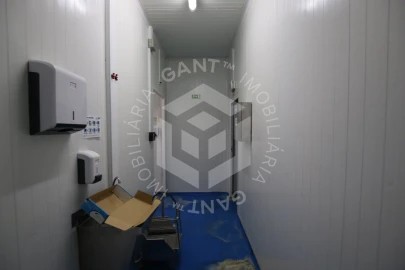 Armazém para Venda em Corroios