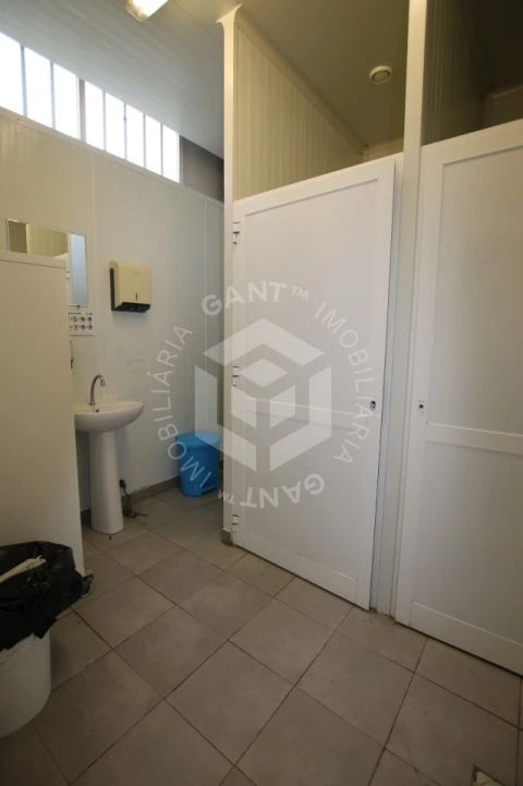 Armazém para Venda em Corroios