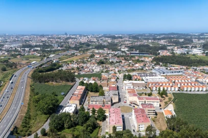 Apartamento T2 para Venda em Nogueira e Silva Escura
