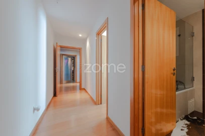 Apartamento T2 para Venda em Nogueira e Silva Escura