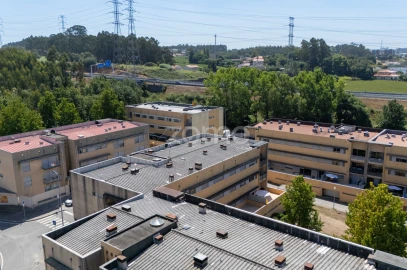 Apartamento T2 para Venda em Nogueira e Silva Escura