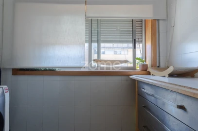 Apartamento T2 para Venda em Nogueira e Silva Escura
