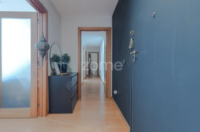 Apartamento T2 para Venda em Nogueira e Silva Escura