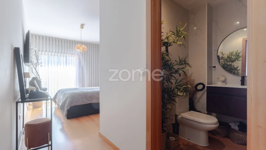 Apartamento T2 para Venda em Nogueira e Silva Escura