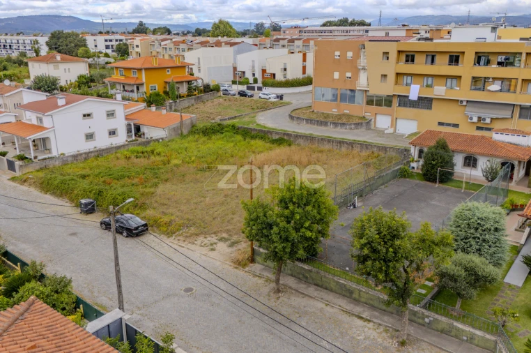 Terreno para Venda em Merelim (São Pedro) e Frossos Foto 3