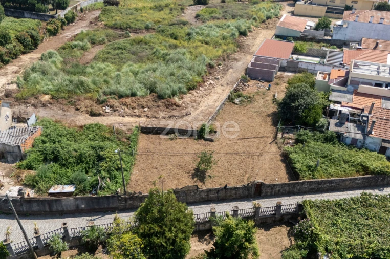 Terreno para Venda em Moreira Foto 3