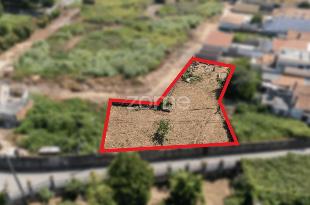 Terreno para Venda em Moreira Foto 1