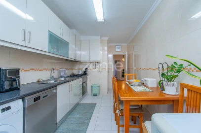 Apartamento T2 para Venda em Alverca do Ribatejo e Sobralinho