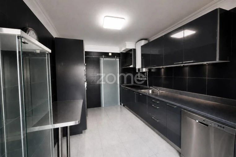 Apartamento T2 para Venda em Rio de Mouro Foto 3