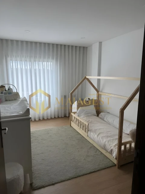 Apartamento T3 para Arrendamento em Gondomar (São Cosme), Valbom e Jovim
