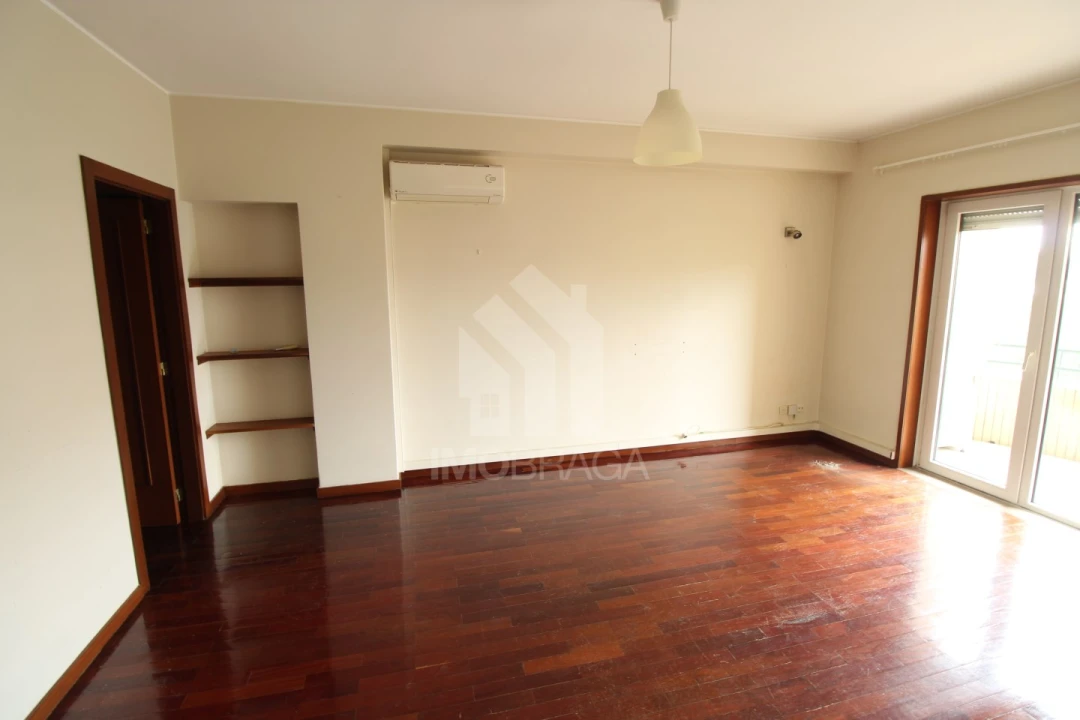 Apartamento T1 para Arrendamento em São Vitor (Braga) Foto 5