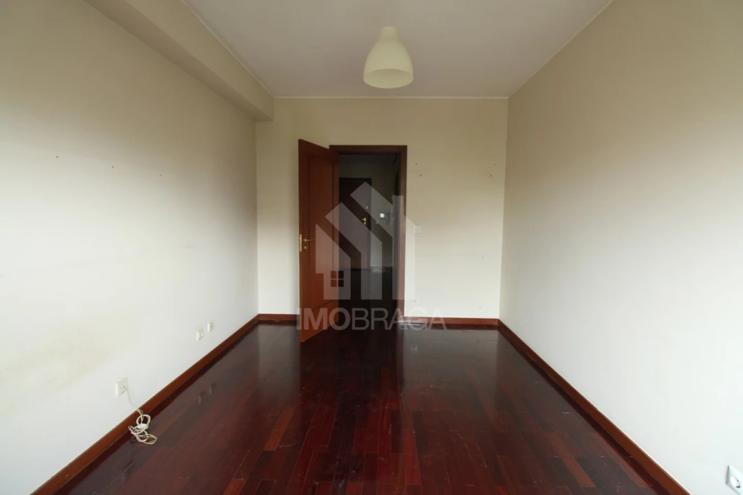 Apartamento T1 para Arrendamento em São Vitor (Braga) Foto 15