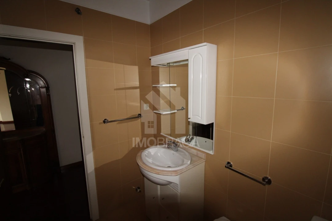 Apartamento T1 para Arrendamento em São Vitor (Braga) Foto 28