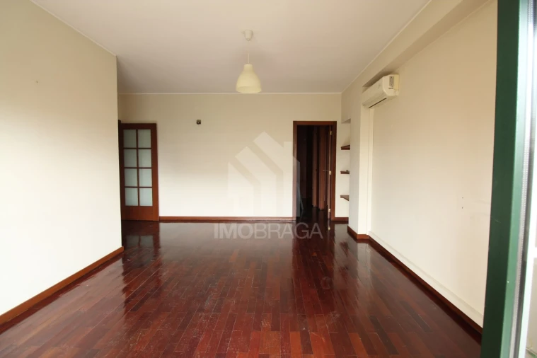Apartamento T1 para Arrendamento em São Vitor (Braga) Foto 3