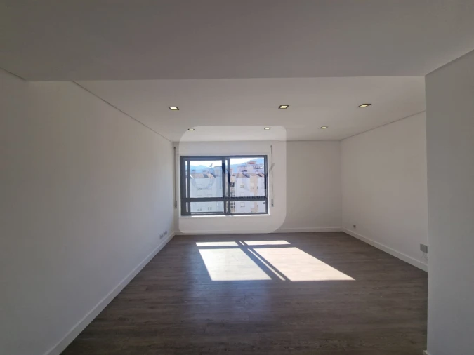 Apartamento T3 para Venda em Nossa Senhora da Conceição, São Pedro e São Dinis Foto 3