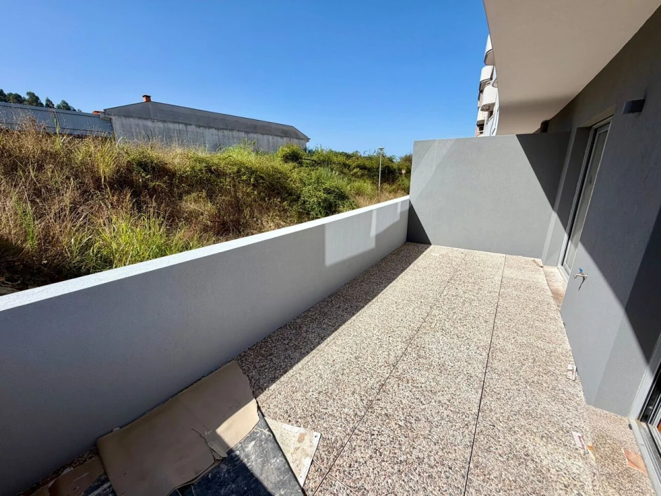 Apartamento T2 para Venda em Nogueira da Regedoura Foto 16