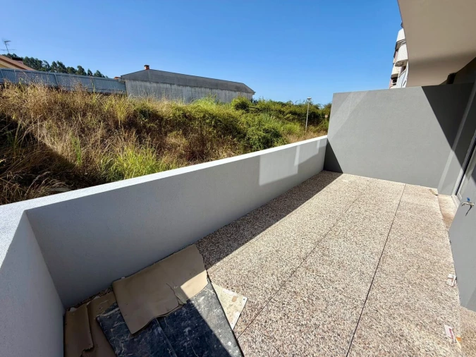 Apartamento T2 para Venda em Nogueira da Regedoura Foto 12