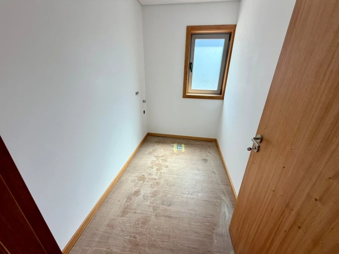 Apartamento T2 para Venda em Nogueira da Regedoura Foto 17