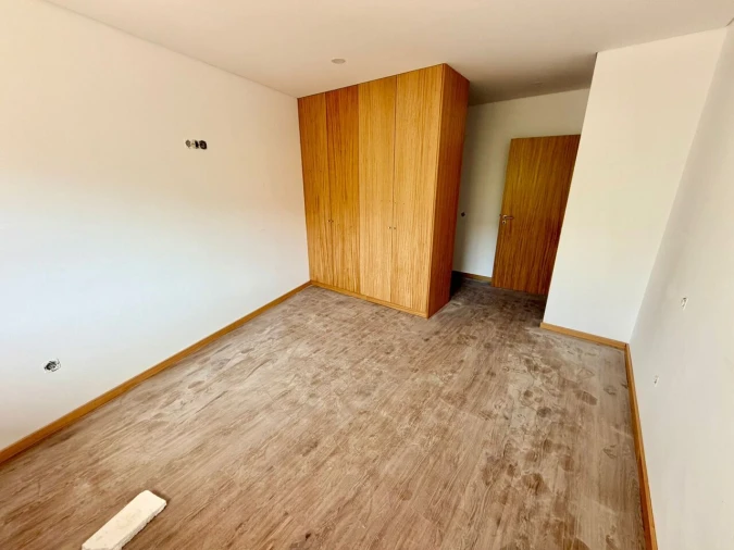 Apartamento T3 para Venda em Nogueira da Regedoura Foto 9