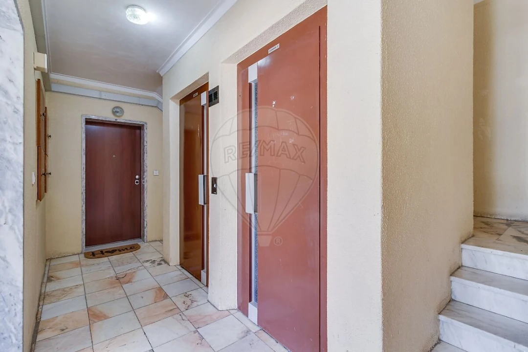 Apartamento T3 para Venda em Agualva e Mira-Sintra Foto 23