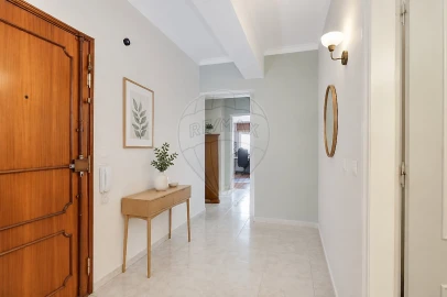 Apartamento T3 para Venda em Agualva e Mira-Sintra