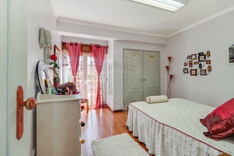 Apartamento T3 para Venda em Agualva e Mira-Sintra Foto 11
