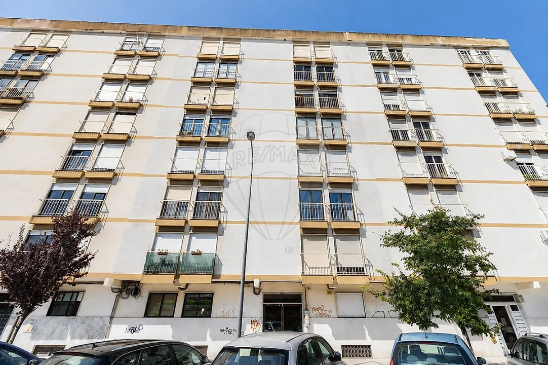 Apartamento T3 para Venda em Agualva e Mira-Sintra Foto 25