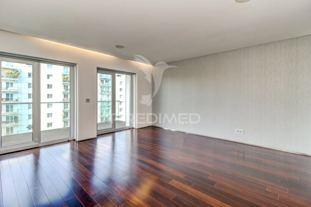 Apartamento T6 para Venda em Avenidas Novas Foto 21