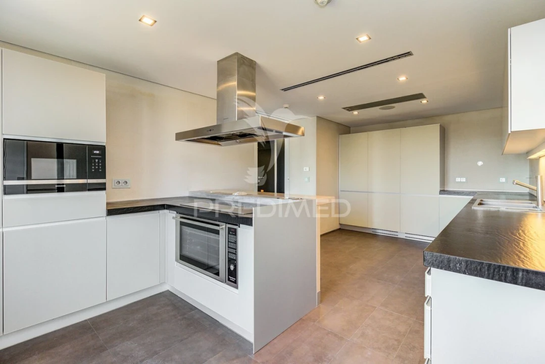 Apartamento T6 para Venda em Avenidas Novas Foto 14