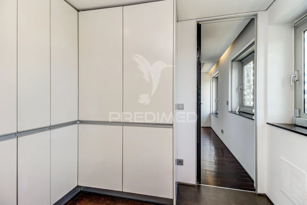 Apartamento T6 para Venda em Avenidas Novas Foto 17