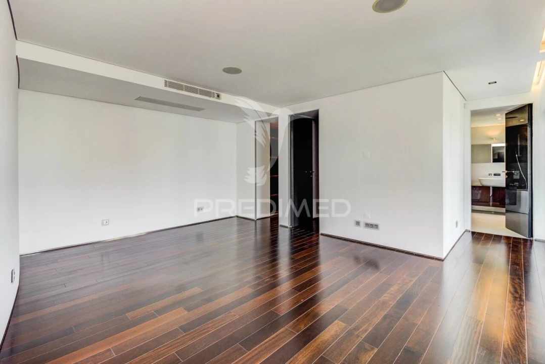 Apartamento T6 para Venda em Avenidas Novas Foto 5