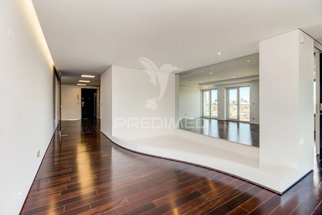 Apartamento T6 para Venda em Avenidas Novas Foto 18