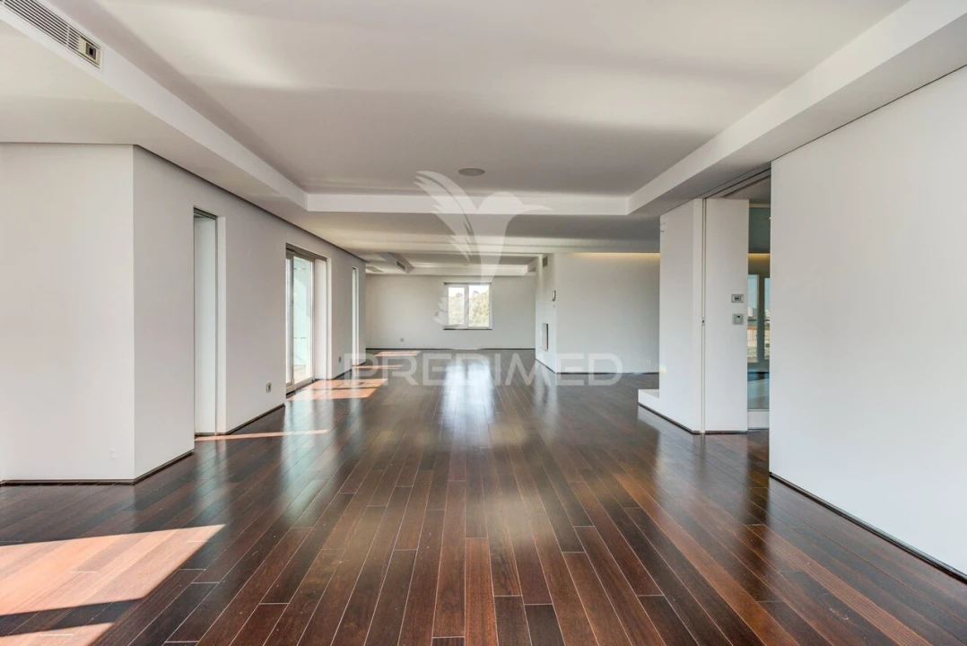 Apartamento T6 para Venda em Avenidas Novas Foto 7