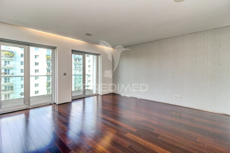Apartamento T6 para Venda em Avenidas Novas Foto 21
