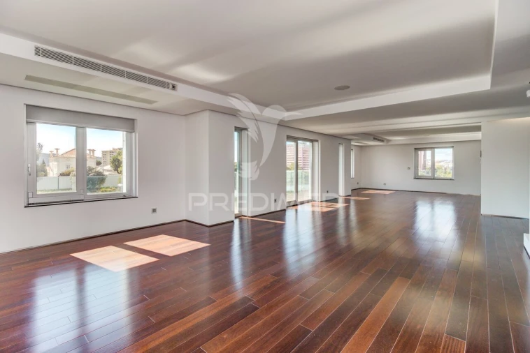 Apartamento T6 para Venda em Avenidas Novas Foto 8