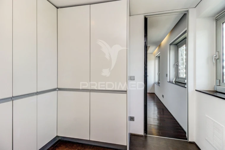 Apartamento T6 para Venda em Avenidas Novas Foto 17