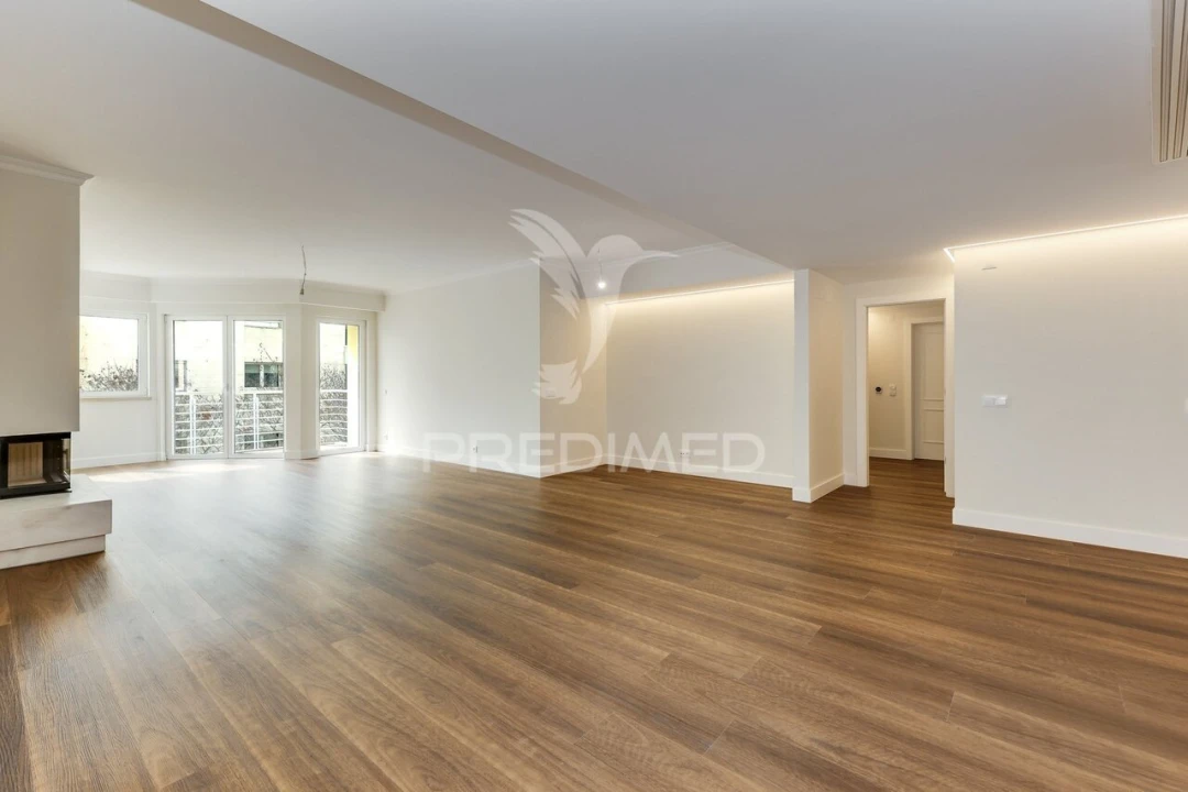 Apartamento T3 para Venda em Parque das Nações Foto 4