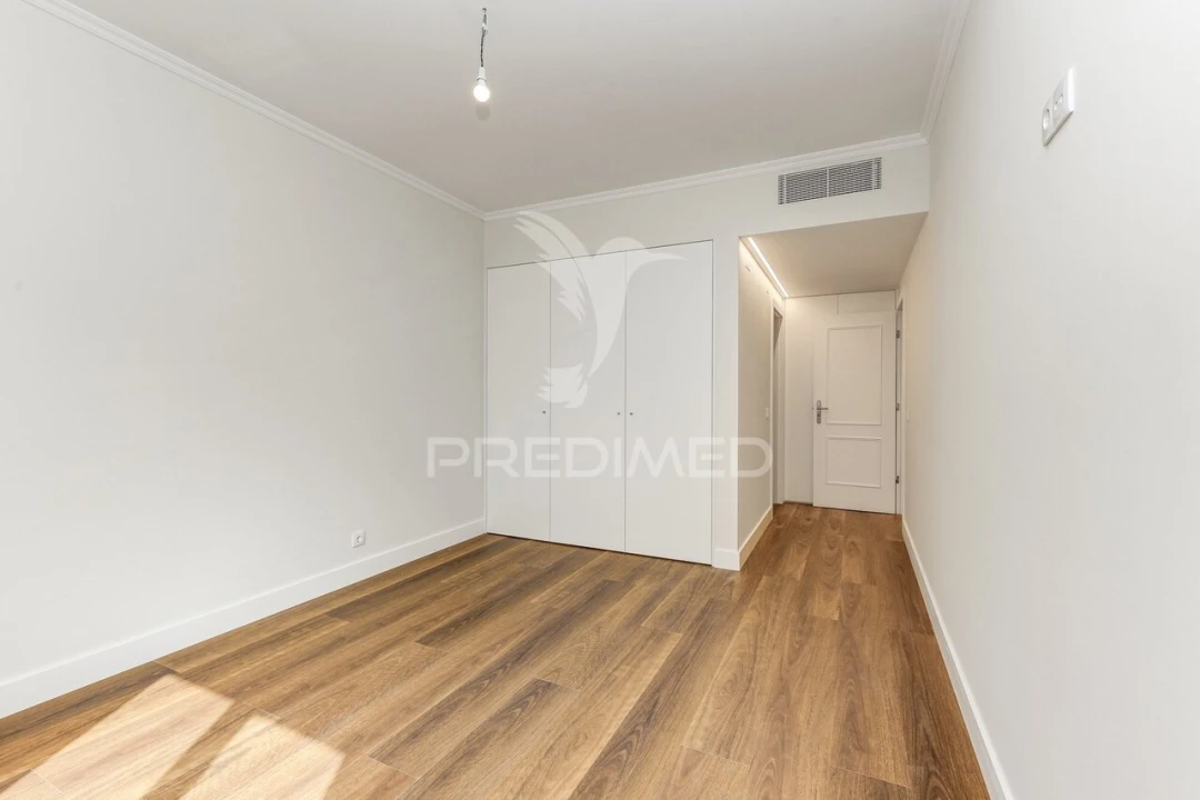 Apartamento T3 para Venda em Parque das Nações Foto 15