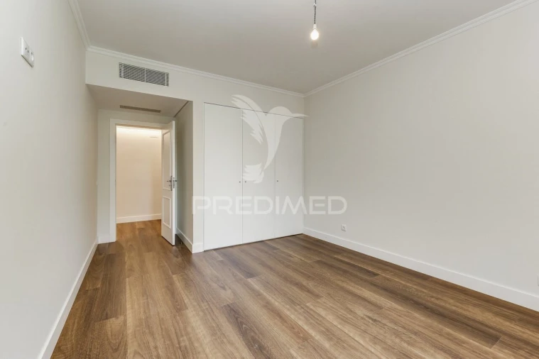 Apartamento T3 para Venda em Parque das Nações Foto 13
