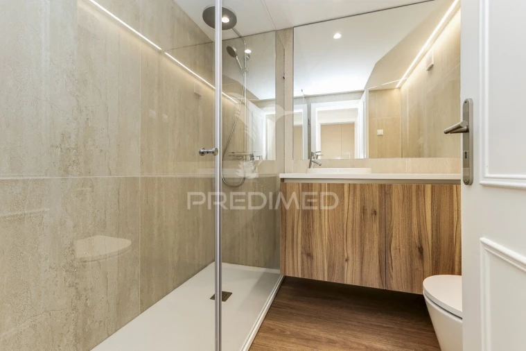 Apartamento T3 para Venda em Parque das Nações Foto 17