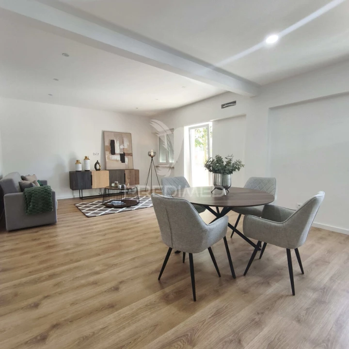 Apartamento T3 para Venda em Benfica Foto 2