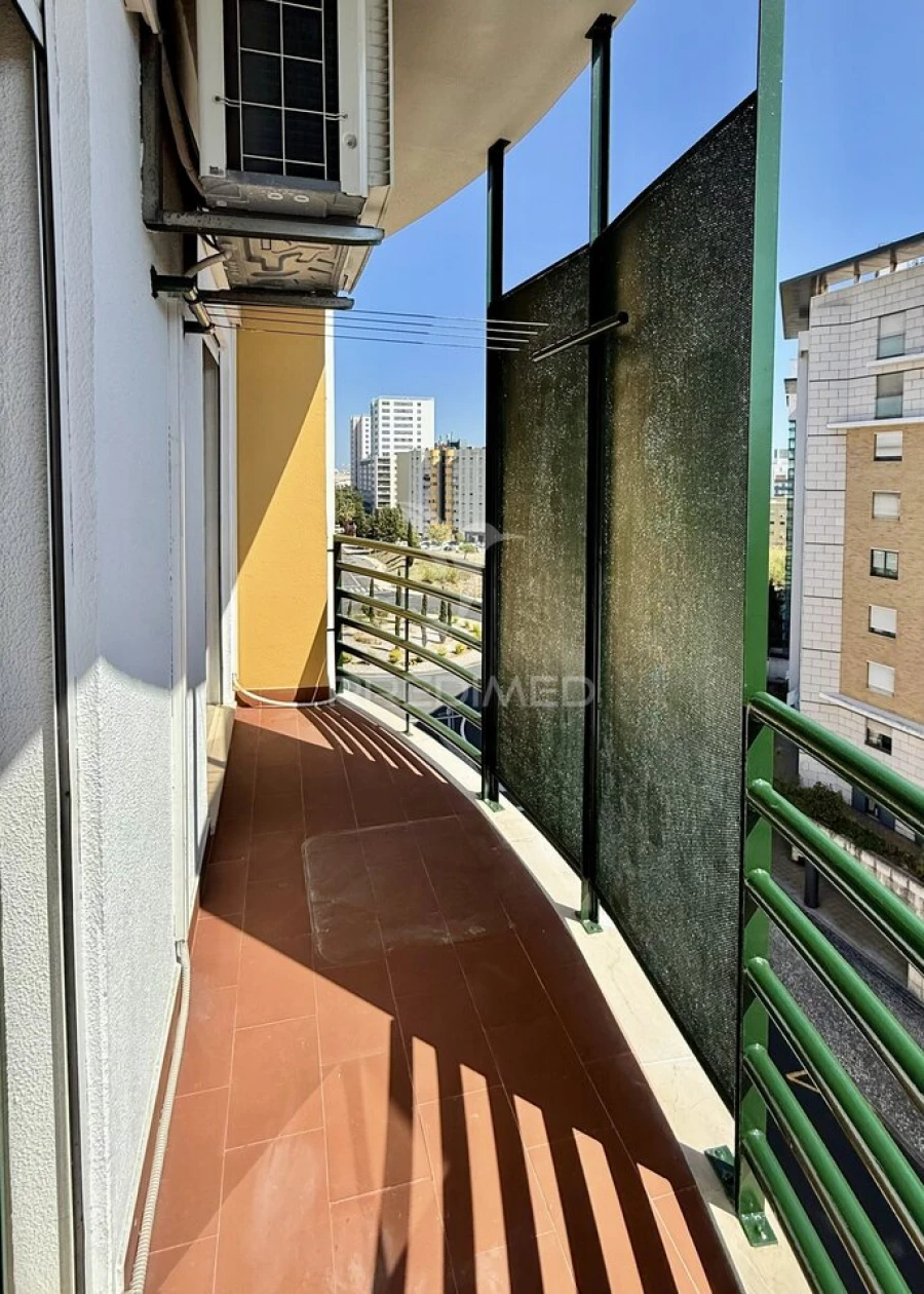 Apartamento T2 para Venda em São Domingos de Benfica Foto 23