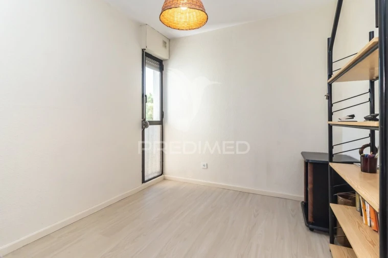 Apartamento T3 para Venda em Corroios Foto 19