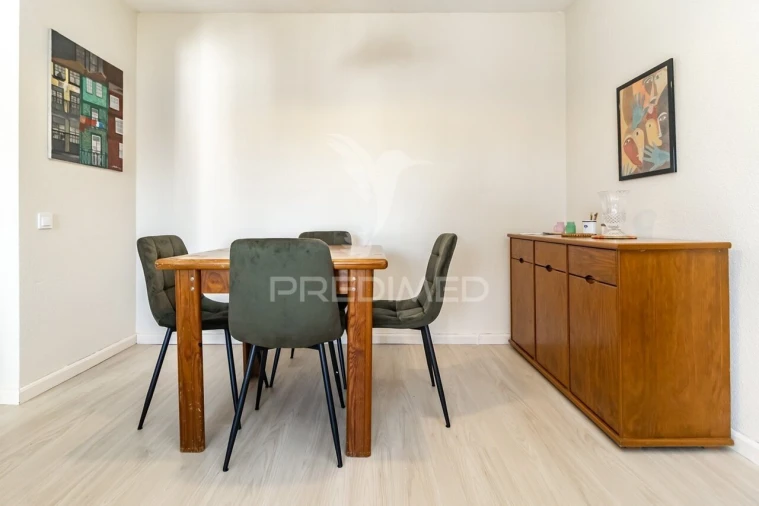 Apartamento T3 para Venda em Corroios Foto 24