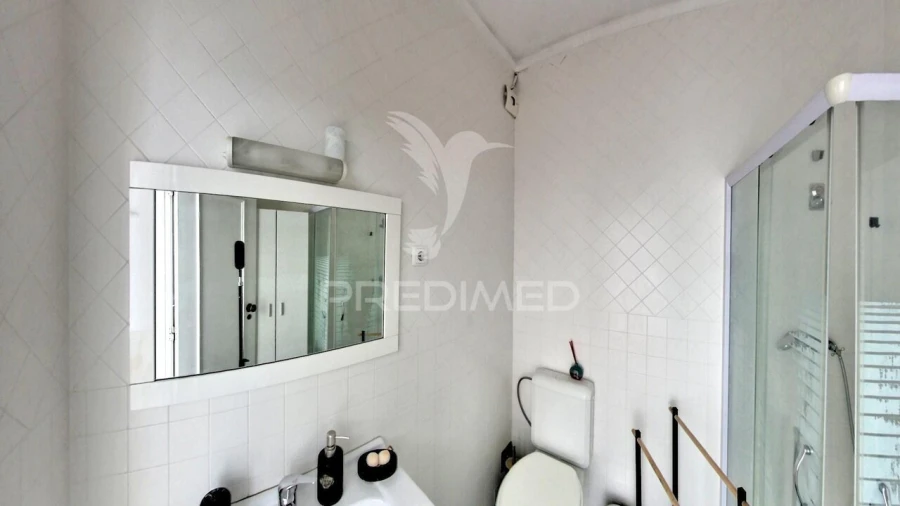Apartamento T1 para Venda em Sé e São Lourenço Foto 6